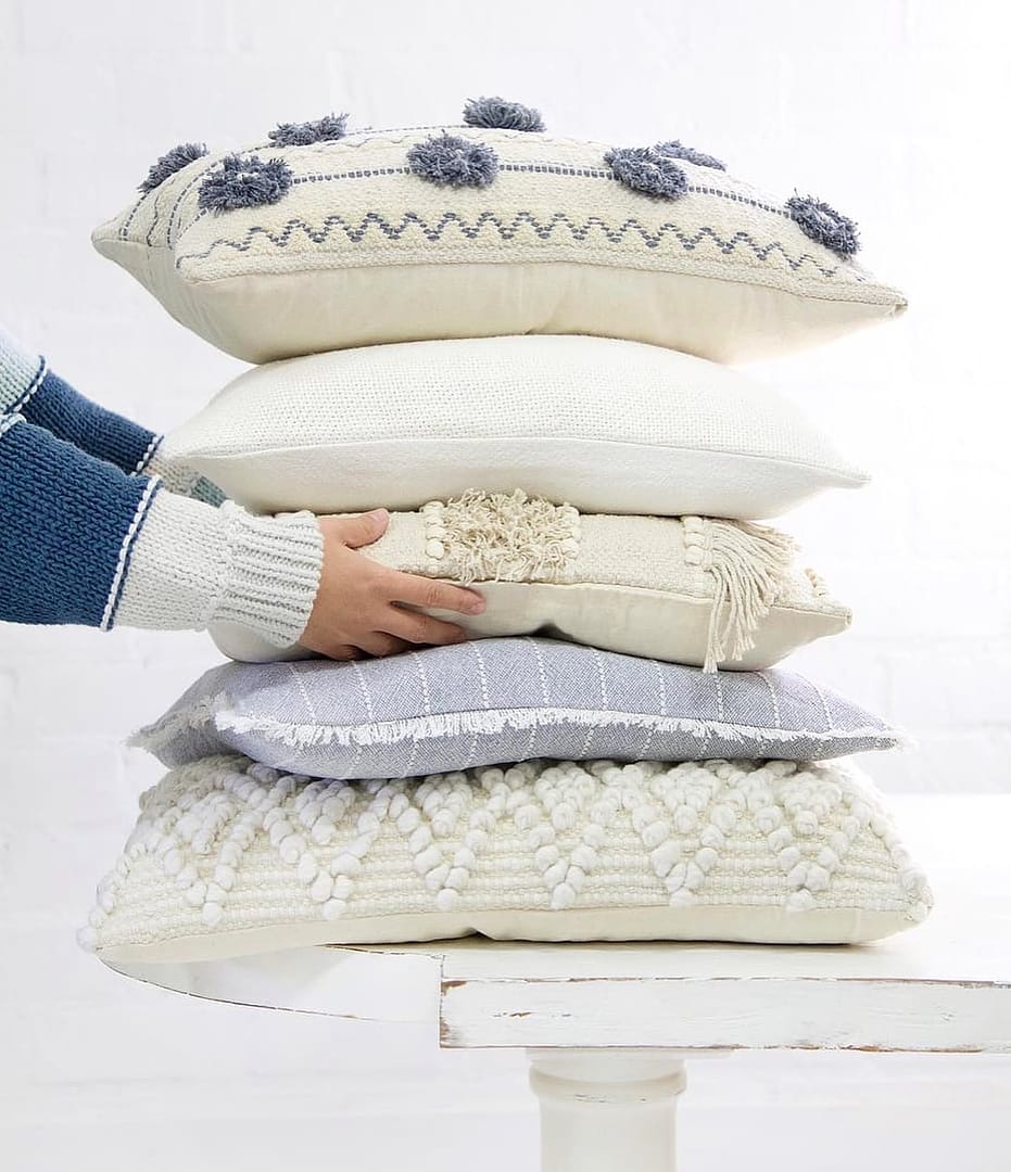 Izzy Hand Woven 14 X 24 Pillow With Insert